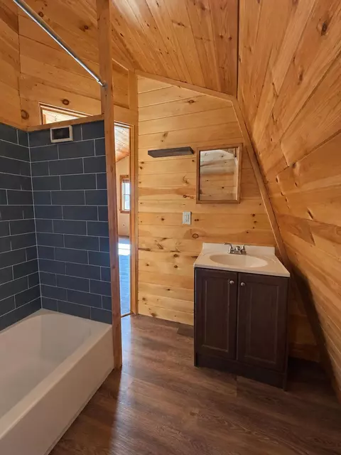 Bath - 8 Field Way, Rangeley, ME 04970 photo 1 of 5