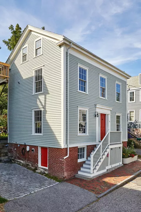 25 Summer St, Portland, ME 04102