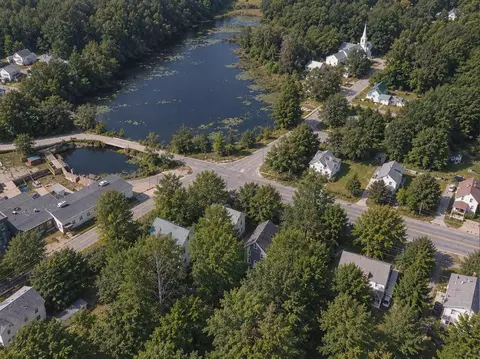 128 N Main St, Monmouth, ME 04265