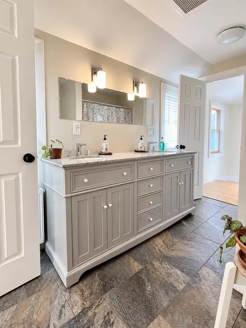 Bath - 6 Noble Ave, Bath, ME 04530 photo 2 of 3