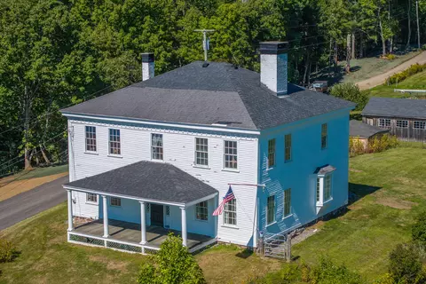 3 S Cobbtown Rd, Lincolnville, ME 04849