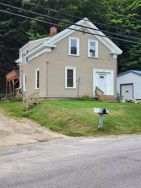 8 Water St, Norway, ME 04268