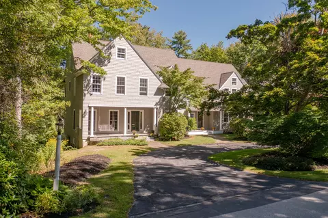 2 Rock Crest Dr, Cape Elizabeth, ME 04107