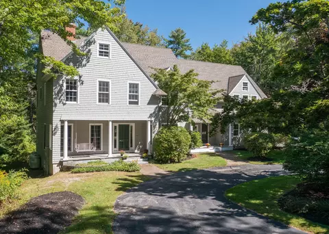 2 Rock Crest Dr, Cape Elizabeth, ME 04107