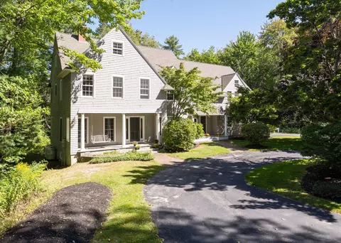2 Rock Crest Dr, Cape Elizabeth, ME 04107
