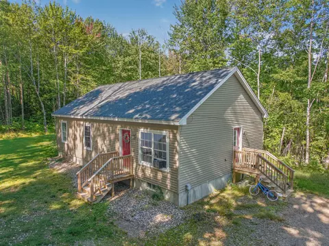 305 High Rd, Cornish, ME 04020