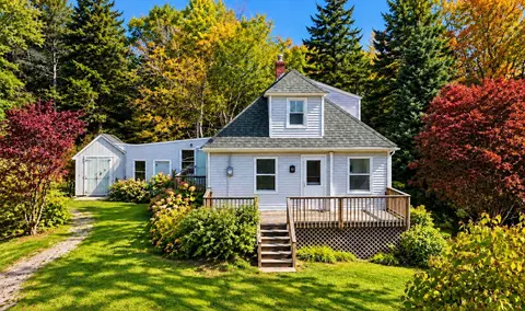 32 Emhardt Rd, Cliff Island, ME 04019