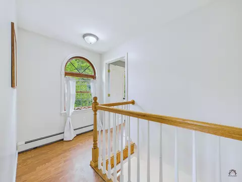 Entry Way - 22 Nottingham Rd, Randolph, ME 04346 photo 5 of 6