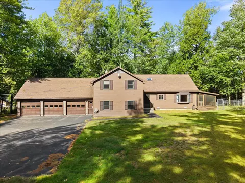 487 Main Rd, Milford, ME 04461