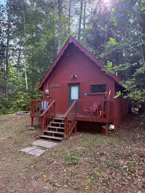 1017 Spurline Rd, Carrabassett Valley, ME 04947
