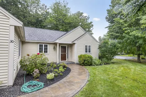30 Honeysuckle Ln, Scarborough, ME 04074