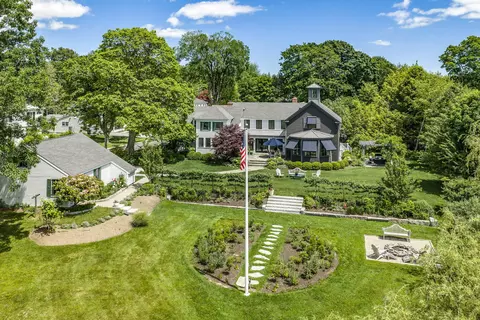 8 West St, Kennebunkport, ME 04046