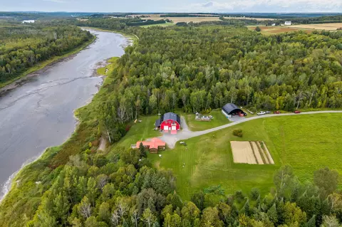 993 E Presque Isle Rd, Caribou, ME 04736