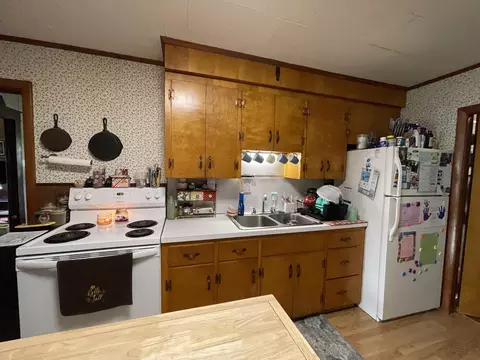 Kitchen - 68 Prospect St, Millinocket, ME 04462 photo 5 of 11