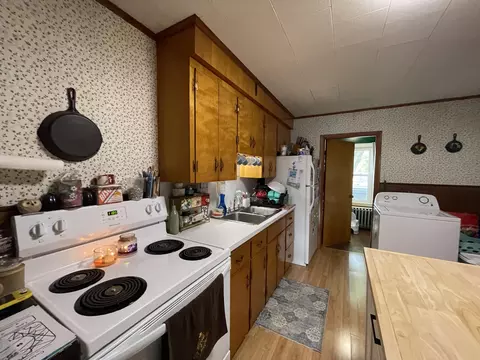 Kitchen - 68 Prospect St, Millinocket, ME 04462 photo 6 of 11