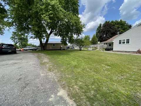 Exterior - 68 Prospect St, Millinocket, ME 04462 photo 6 of 10