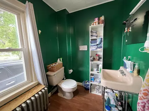 Bath - 68 Prospect St, Millinocket, ME 04462 photo 3 of 4