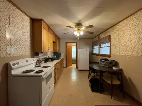 Kitchen - 68 Prospect St, Millinocket, ME 04462 photo 9 of 11