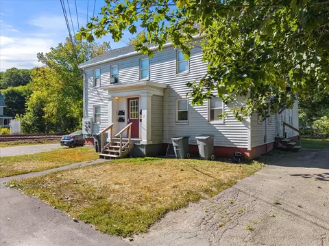 Exterior - 17 Elm St, Brewer, ME 04412 photo 2 of 2