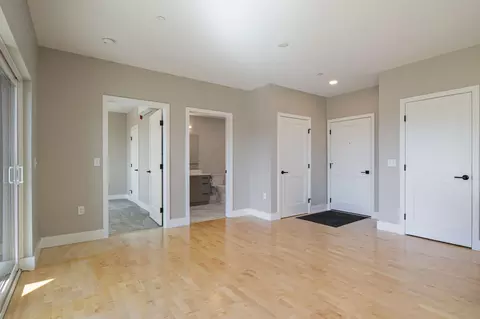 Living - 20 Upper Falls Rd #402, Biddeford, ME 04005 photo 3 of 7