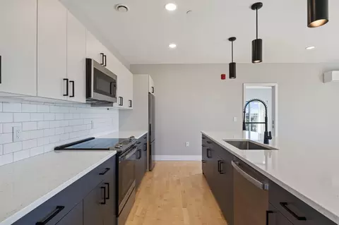 Kitchen - 20 Upper Falls Rd #402, Biddeford, ME 04005 photo 2 of 5