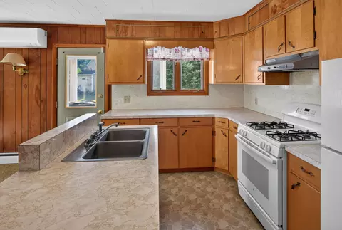 Kitchen - 6 Brooks St, Orono, ME 04473 photo 2 of 4