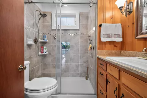 Bath - 117 Carroll Ln, Limerick, ME 04048 photo 2 of 2