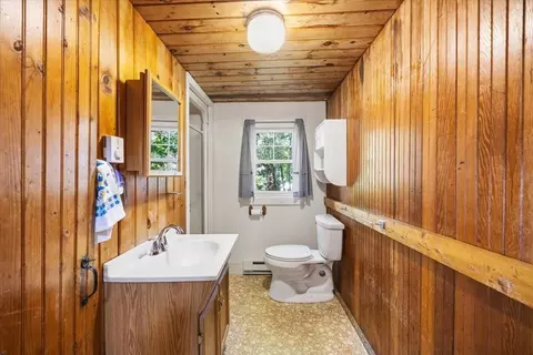 Bath - 8 Mayberry Rd, Gray, ME 04039 photo 1 of 1