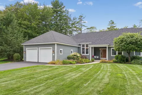 11 Ashwood Ln #11, Falmouth, ME 04105