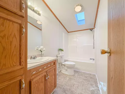 Bath - 49 Ashleigh Ln, Standish, ME 04084 photo 9 of 11
