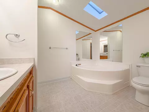 Bath - 49 Ashleigh Ln, Standish, ME 04084 photo 3 of 11