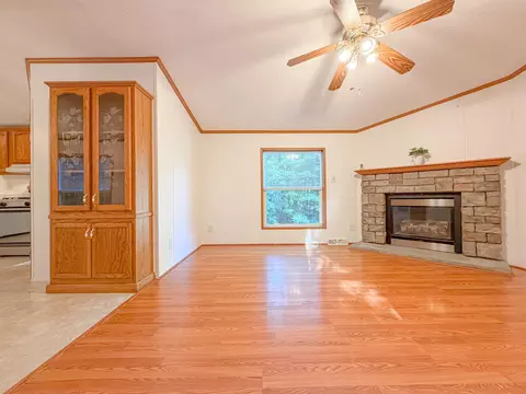 Living - 49 Ashleigh Ln, Standish, ME 04084 photo 2 of 6