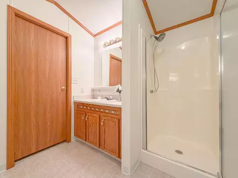 Bath - 49 Ashleigh Ln, Standish, ME 04084 photo 5 of 11