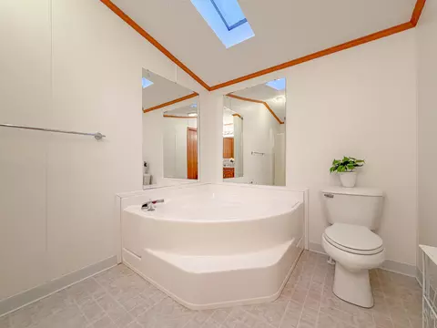 Bath - 49 Ashleigh Ln, Standish, ME 04084 photo 6 of 11