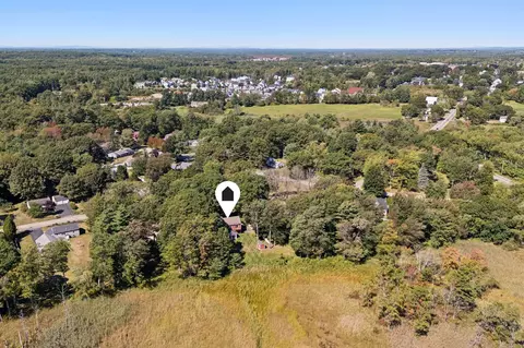20 Winnocks Neck Rd, Scarborough, ME 04074