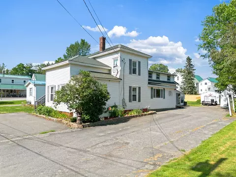 19 Spring St, Clinton, ME 04927