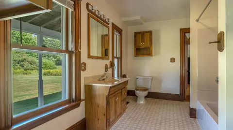 Bath - 175 N Gorham Rd, Gorham, ME 04038 photo 2 of 2