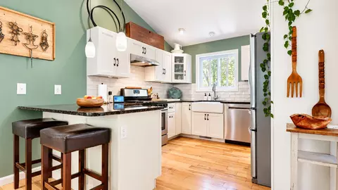 Kitchen - 7 Herricks Way, Standish, ME 04084 photo 2 of 5