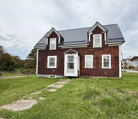 36 High St, Eastport, ME 04631