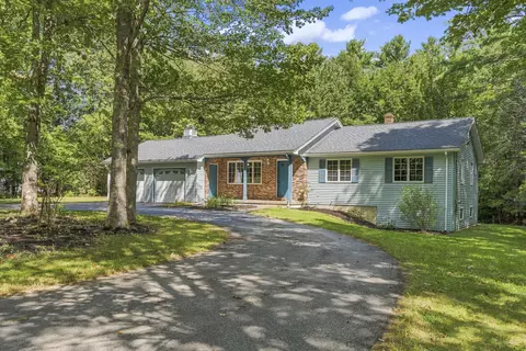 9 Gayton Rd, Lisbon, ME 04250