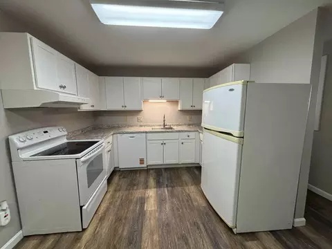 Kitchen - 236 Sewall St #3, Augusta, ME 04330 photo 2 of 5