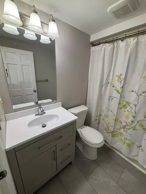 Bath - 236 Sewall St #3, Augusta, ME 04330 photo 4 of 5