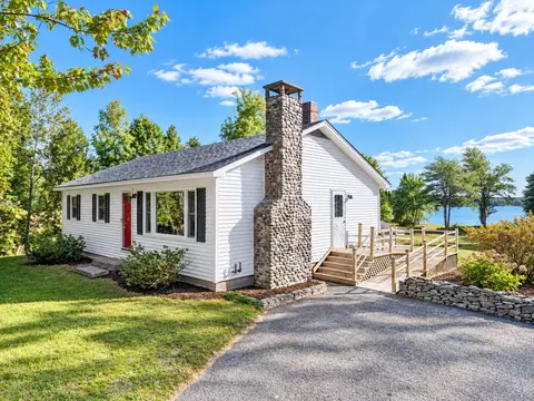 26 Main St, Franklin, ME 04634