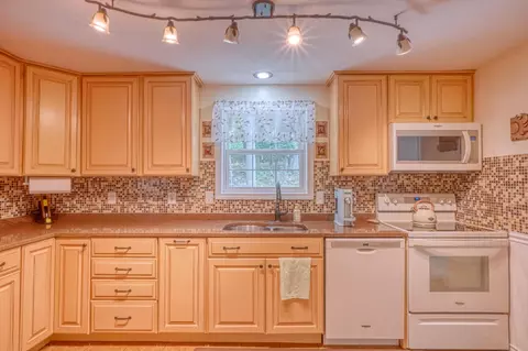Kitchen - 13 Logan Ridge Rd, Chelsea, ME 04330 photo 1 of 2