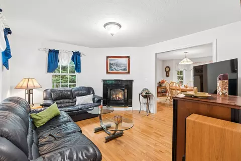 Living - 14 Caitlin Dr, Gorham, ME 04038 photo 2 of 3