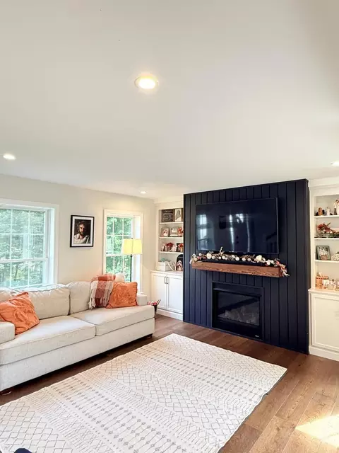 Living - 7 Flagship Ln, Windham, ME 04062 photo 4 of 6