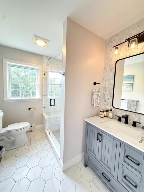 Bath - 7 Flagship Ln, Windham, ME 04062 photo 5 of 10