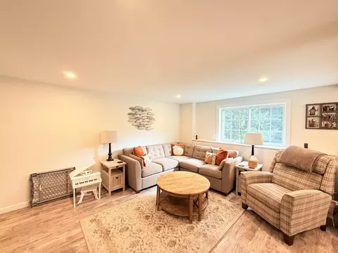 Living - 7 Flagship Ln, Windham, ME 04062 photo 2 of 6
