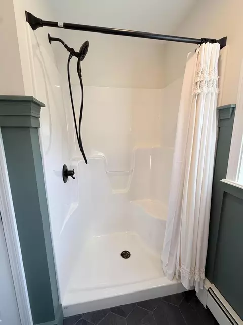 Bath - 7 Flagship Ln, Windham, ME 04062 photo 8 of 10