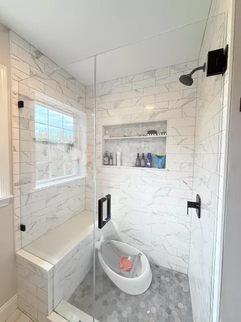Bath - 7 Flagship Ln, Windham, ME 04062 photo 6 of 10